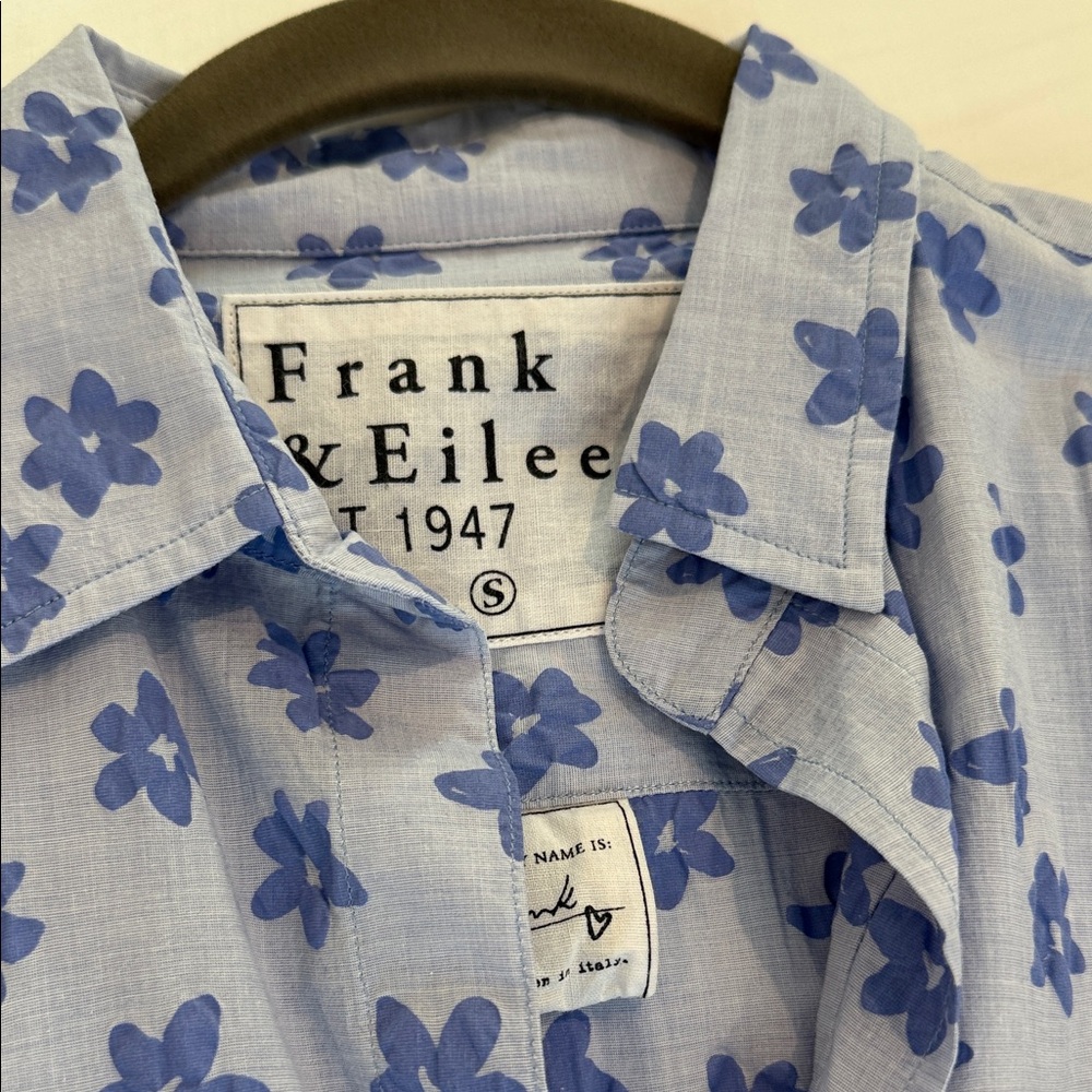 Frank & Eileen Light Blue Shirt with Floral Print Small - Picture 7 of 7